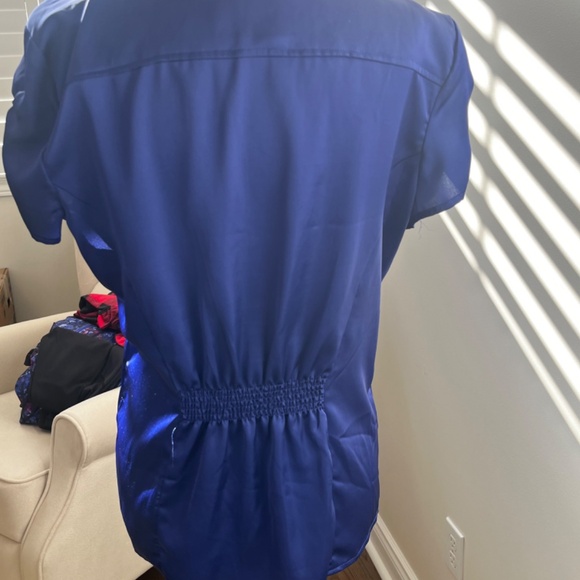 Polyester stretch satin blouse - Picture 3 of 4